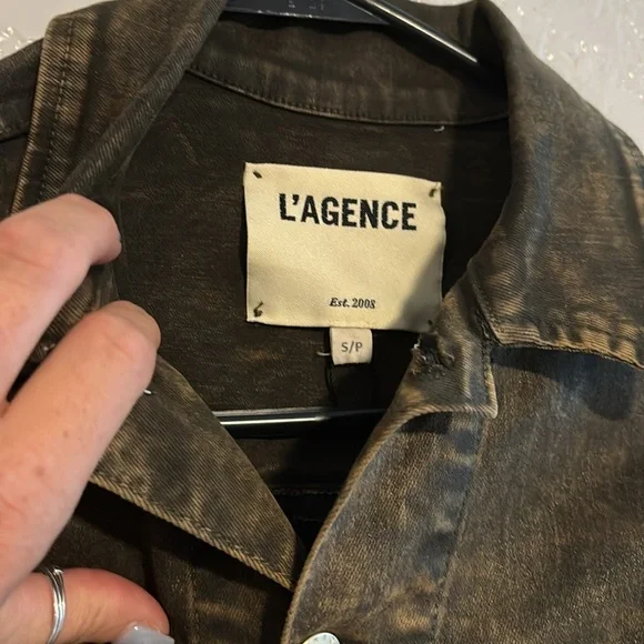 L'AGENCE Janelle Raw Cut Slim Denim Jacket
L'AGENCE - Picture 4 of 7